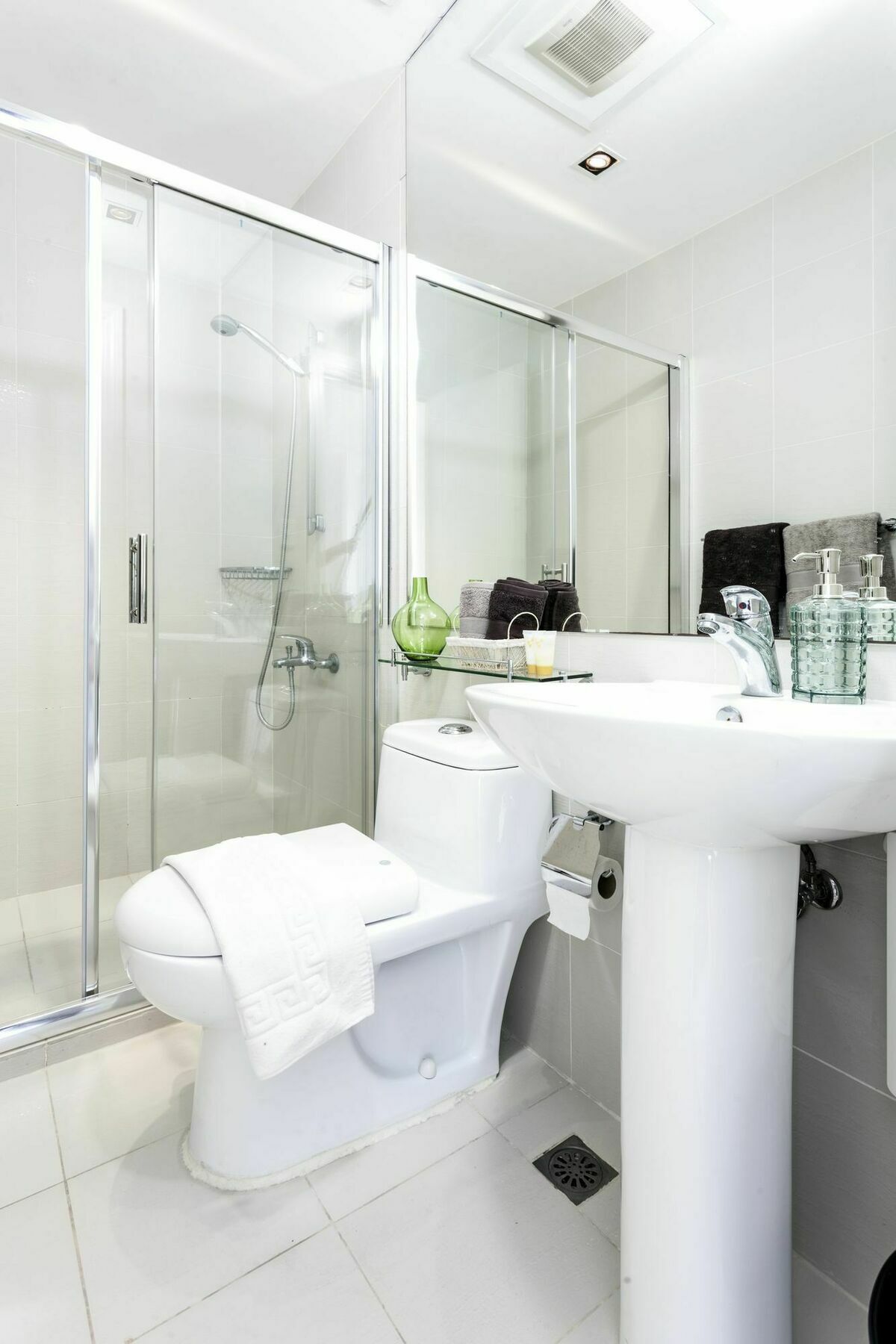 The Gramercy Residences By Stayhome Asia Makati City Luaran gambar